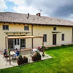 Belcasale Bed & Breakfast 3*